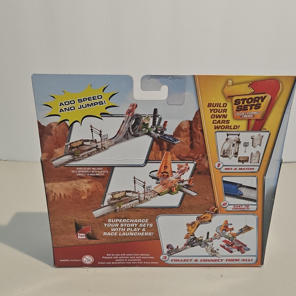 2015 DISNEY PIXAR CARS DELUXE STORY SETS HIGHWAY HIDEOUT MATTEL NEW - Picture 3 of 4